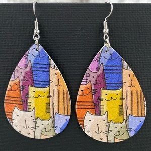 🎉3/$25🎉 Crazy Cats Dangle Tear Drop Earrings
